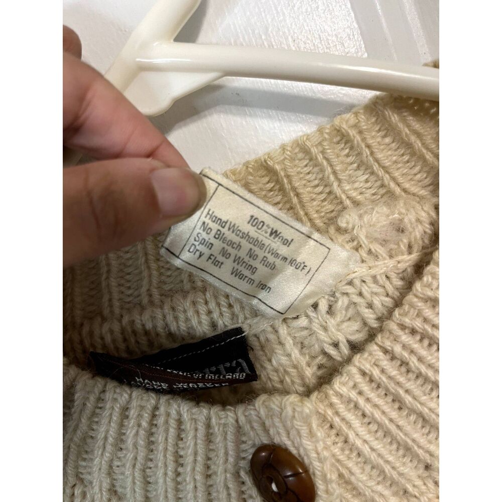 Vtg Gaeltarra Aran Cream Fisherman Cable Knit Irish Wool Sweater Size 40 (US M) - Picture 9 of 9